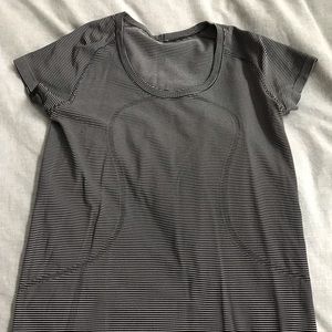 Lululemon scoopneck short sleeved swiftly